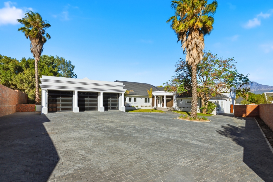 4 Bedroom Property for Sale in Golden Hill Western Cape